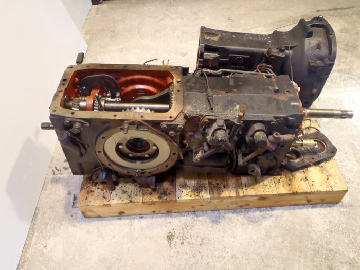 New Holland TN75 V Rear Transmission Tractors Secondhand Parts