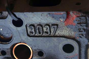 salg af New Holland TN75 V  Cylinder Head