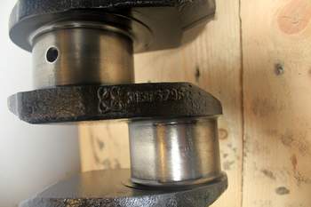 salg af Massey Ferguson 8937  Crankshaft