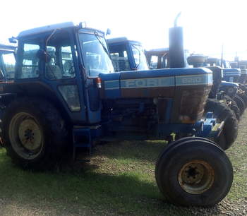 salg af Ford 8210 tractor