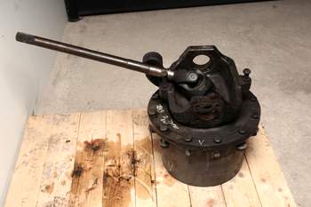 salg af Massey Ferguson 8690 LEFT Front axle final drive