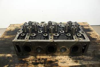 salg af Massey Ferguson 8690  Cylinder Head