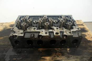 salg af Massey Ferguson 8690  Cylinder Head