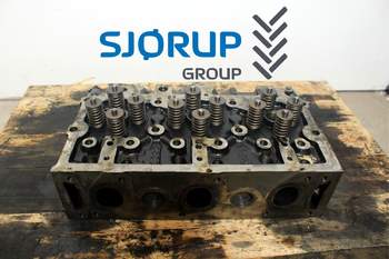 Massey Ferguson 8690  Cylinder Head