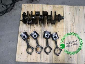 John Deere 4720  Crankshaft