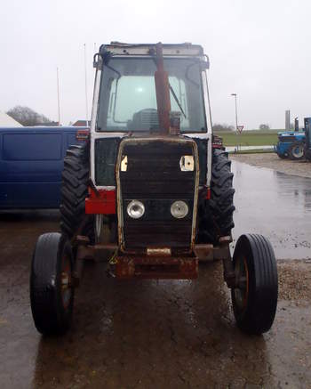 salg af Massey Ferguson 698 traktor