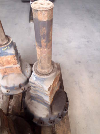 salg af Ford 8670 LEFT Rear Half Axle