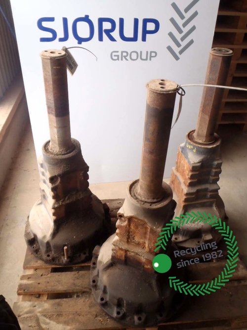 salg af Ford 8670 LEFT Rear Half Axle