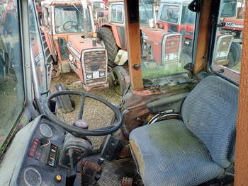 salg af Massey Ferguson 699 tractor