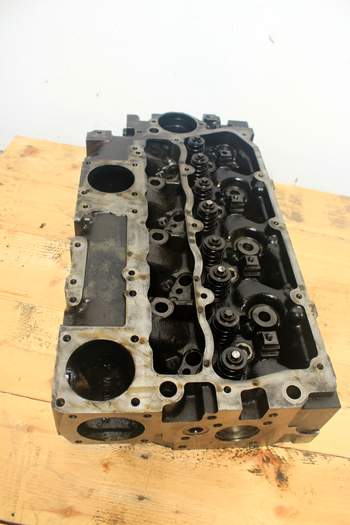 salg af Massey Ferguson 5455  Cylinder Head