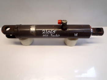 salg af Massey Ferguson 3060 RIGHT Lift Cylinder