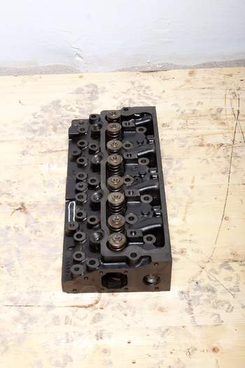 salg af Case MX100C  Cylinder Head