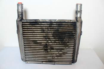 salg af John Deere 6125 R  Intercooler