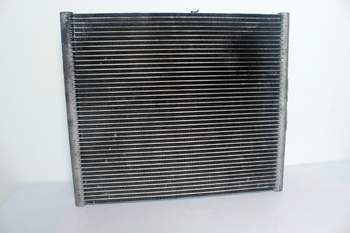 salg af John Deere 6125 R  Oil Cooler