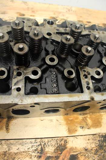 salg af Massey Ferguson 7495  Cylinder Head