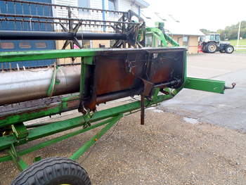 salg af John Deere 920  Combine harvester heads