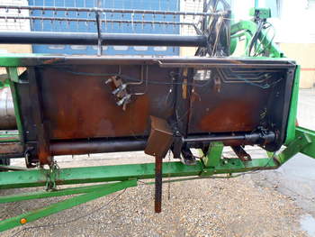 salg af John Deere 920  Combine harvester heads