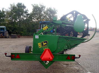 salg af John Deere 920  Combine harvester heads