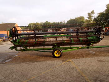 salg af John Deere 920  Combine harvester heads