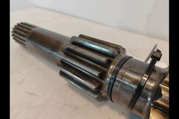 salg af T7070 RIGHT Rear axle sun shaft