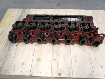 salg af McCormick MTX150  Cylinder Head