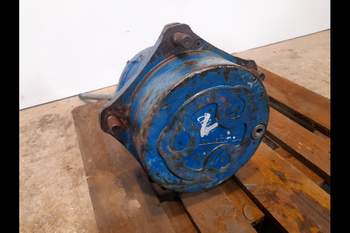 salg af New Holland 8240 LEFT Front axle final drive