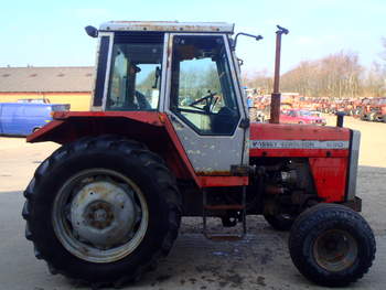 salg af Massey Ferguson 690 traktor