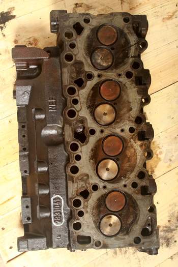 salg af New Holland LM445A  Cylinder head