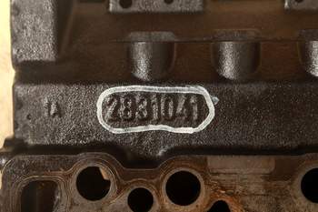 salg af New Holland LM445A  Cylinder head