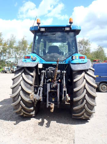 salg af Ford 8770 tractor