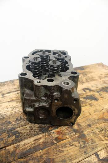 salg af Liebherr L556  Cylinder head