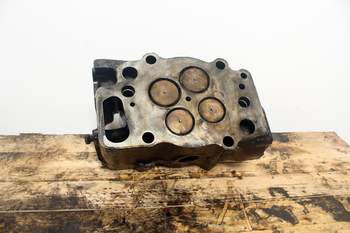 salg af Liebherr L556  Cylinder head