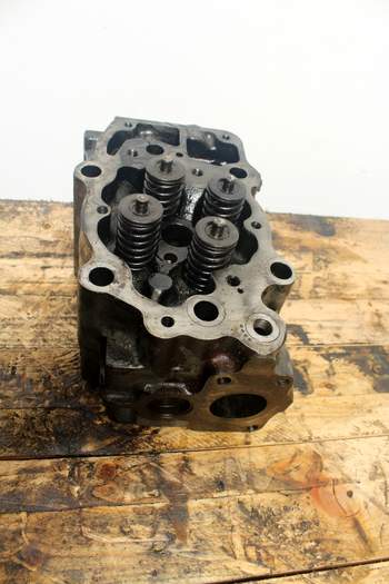 salg af Liebherr L556  Cylinder head