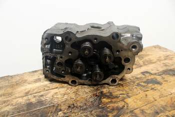 salg af Liebherr L556  Cylinder head