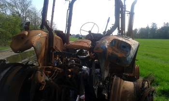 salg af John Deere 6820 tractor