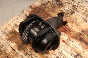 salg af Vorderachsdifferential Massey Ferguson 7618 