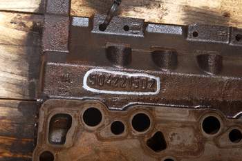 salg af New Holland LM5060  Cylinder head