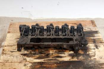 salg af New Holland LM5060  Cylinder head