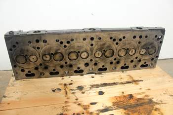 salg af Massey Ferguson 8130  Cylinder Head