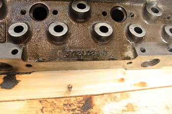 salg af Massey Ferguson 8130  Cylinder Head