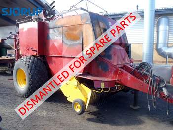 salg af Pressar New Holland BB980 