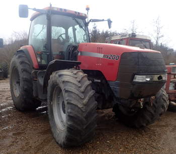 salg af Case MX200 traktor