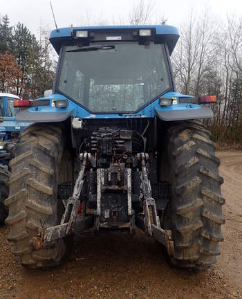 salg af New Holland 8670 traktor