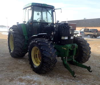 salg af John Deere 7810 traktor