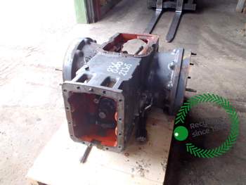 salg af New Holland 8360  Rear Transmission