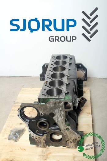 John Deere 7810  Engine Block