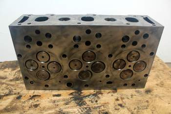 salg af Massey Ferguson 6485  Cylinder Head