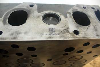 salg af Massey Ferguson 6485  Cylinder Head