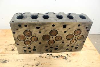 salg af Massey Ferguson 6485  Cylinder Head