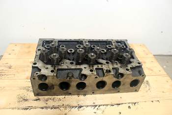 salg af Massey Ferguson 6485  Cylinder Head